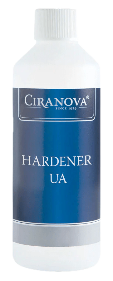 HARDENER UA 0.25 L
